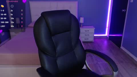 frida_lassi_ online show from January 6, 11:29 am