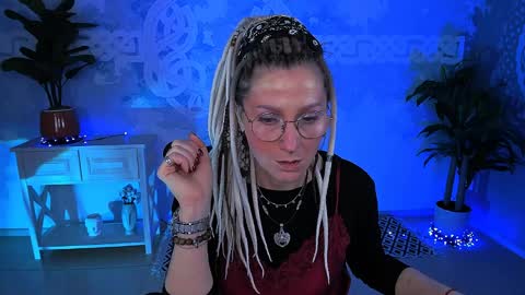 Frida Tander online show from April 7, 5:20 am