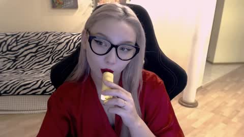 Lilith online show from December 3, 5:19 am