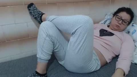 Ella online show from December 17, 6:13 am