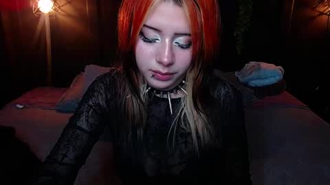 FIRE AND FOX online show from April 21, 7:32 pm