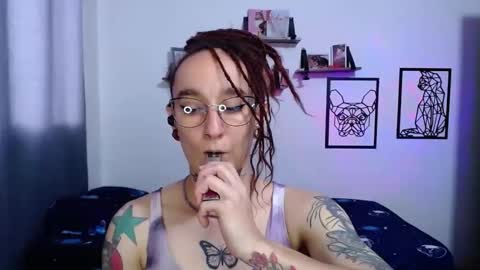 gabby_moon09 online show from October 22, 12:43 pm