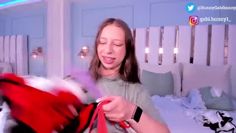 Gabi  online show from June 11, 5:54 pm