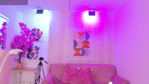 Gabby  online show from April 11, 6:30 am