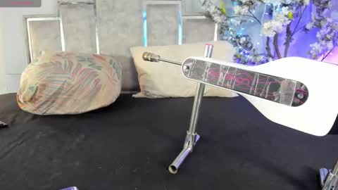 gabyyjones online show from October 10, 11:37 am