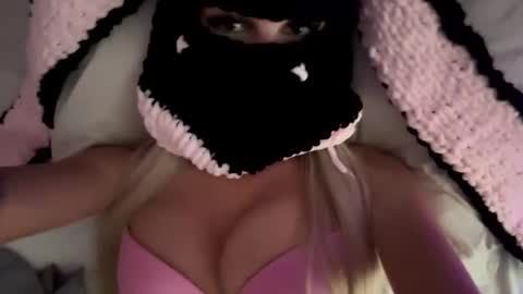 Feetbaabe online show from June 1, 2:19 pm
