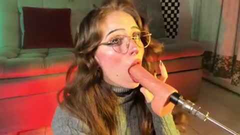 gear4kitty online show from June 20, 2:59 am