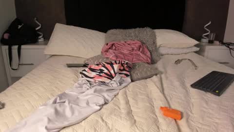 Gemma online show from February 18, 5:09 am