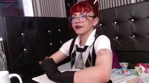 genesisrea__ online show from October 4, 7:14 am