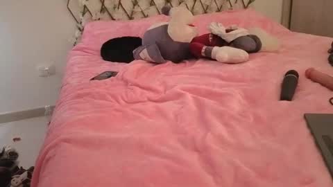 genet_ online show from September 16, 7:44 pm