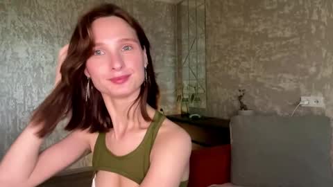 Riana online show from June 3, 1:12 pm
