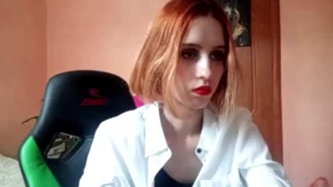 Ellie online show from June 11, 3:42 pm