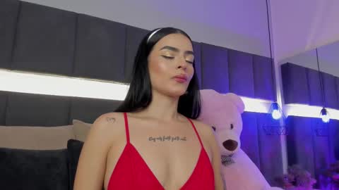 Kendal  online show from February 10, 11:23 pm