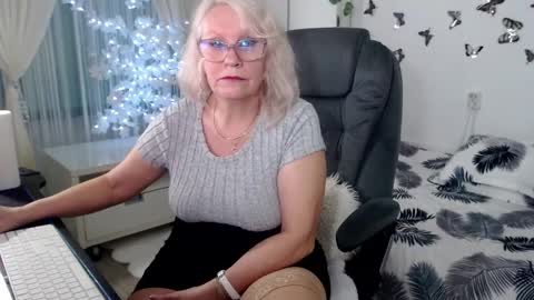 Ghertrudequeen online show from March 11, 6:17 am