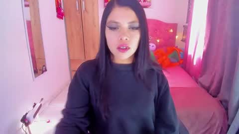 giaaaa   online show from January 2, 2:02 pm