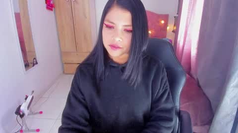 giaaaa   online show from December 30, 2:30 pm