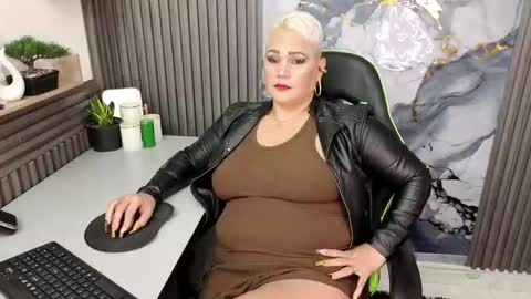   online show from February 21, 12:50 pm