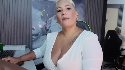   online show from April 8, 11:56 am