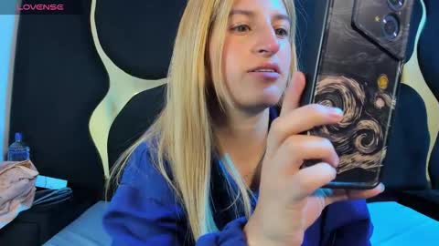 GiaRoussel online show from February 15, 4:17 pm