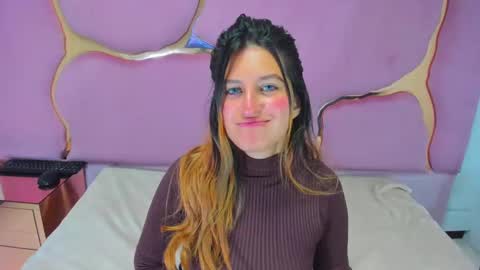 GiaRoussel online show from January 8, 2:25 pm