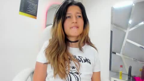 GiaRoussel online show from January 8, 12:28 am