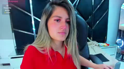 GiaRoussel online show from October 14, 3:25 pm