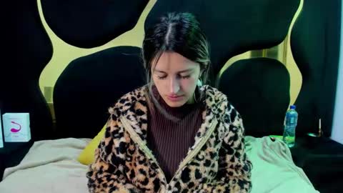 GiaRoussel online show from October 20, 1:14 pm