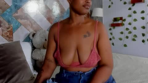 gigi_mane online show from October 18, 11:50 pm