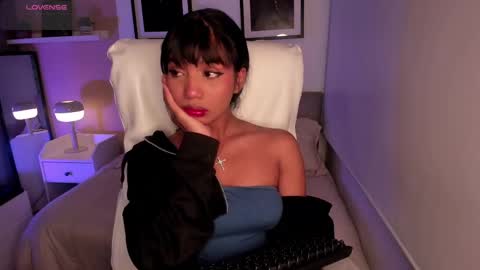 GIGI online show from October 24, 5:14 am