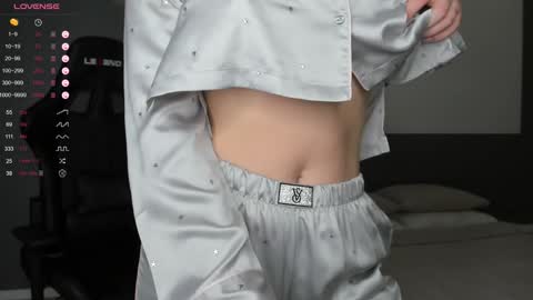 gigihadd online show from January 30, 3:19 pm