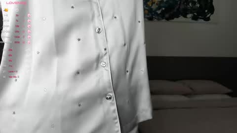 gigihadd online show from February 24, 1:19 pm