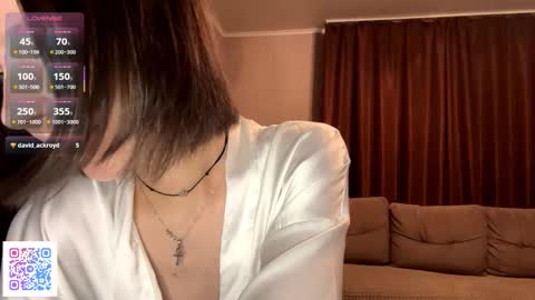 Molly online show from October 17, 8:01 pm