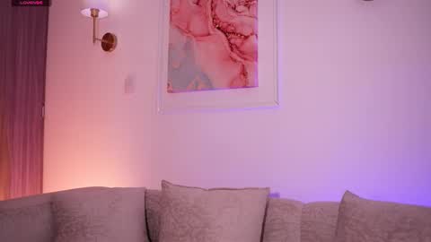 GIGI online show from February 20, 8:14 pm