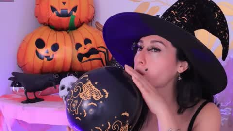 Ginn online show from October 31, 1:48 pm