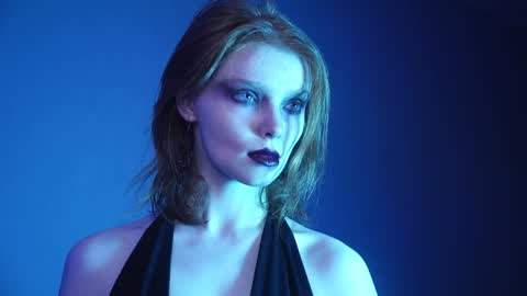        im expecting 350 thumbs up on my altar   online show from January 6, 10:05 pm