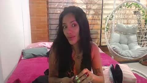 giovanna_oliveria online show from December 14, 3:01 am