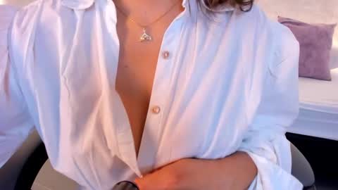 G I S E P L A online show from September 15, 7:43 pm