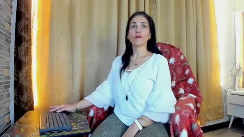 Girasol Walton online show from March 11, 12:39 pm