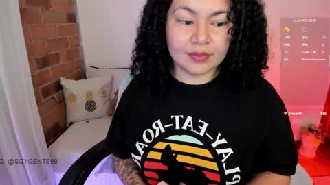 girl_inline online show from March 5, 10:55 pm