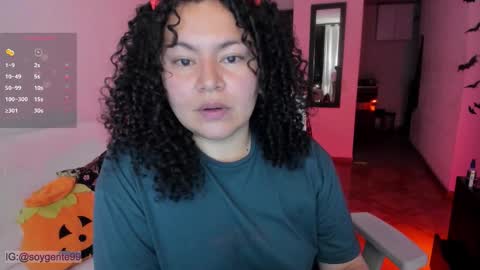 girl_inline online show from October 29, 11:51 pm