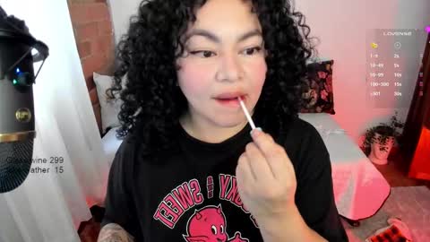 girl_inline online show from March 2, 9:19 pm