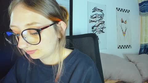 Maze    Thumbs up online show from December 3, 3:18 am