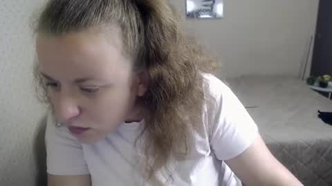 girlshyyy online show from July 1, 4:12 am
