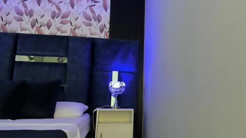     online show from October 16, 11:02 am