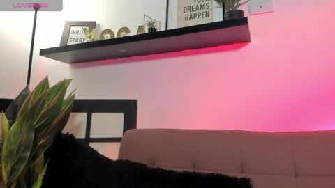 Giselle online show from April 15, 9:15 pm