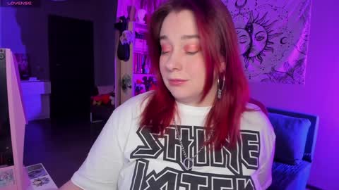 AlexaMillis online show from December 8, 9:52 pm