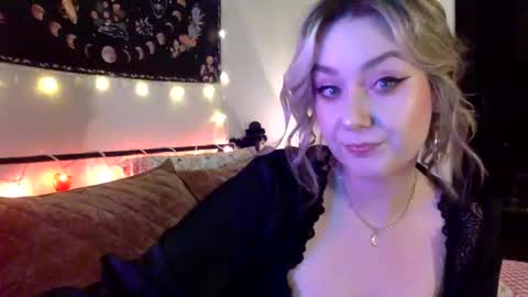 givemesweetdreams online show from September 11, 12:44 am