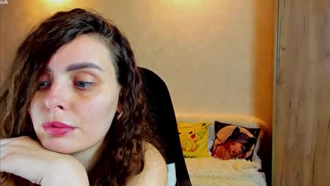 Gloria Wood online show from October 31, 6:45 pm