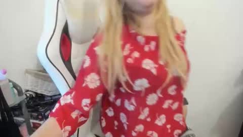 gloss___ online show from September 22, 7:40 am