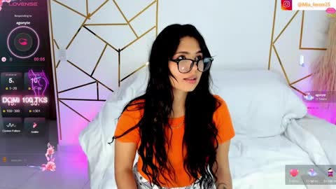 Mia online show from December 30, 4:31 am